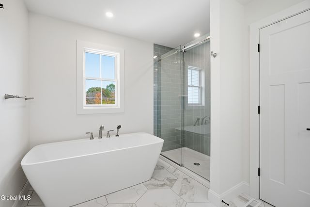 2 Welding Way, Colonie, NY 12047