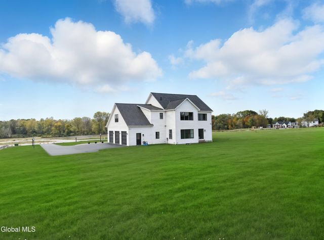 2 Welding Way, Colonie, NY 12047