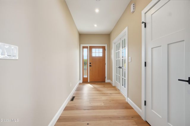 2 Welding Way, Colonie, NY 12047