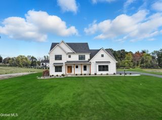 2 Welding Way, Colonie, NY 12047