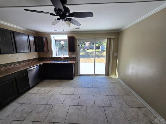 612 Pelham Rd, Pensacola, FL 32507