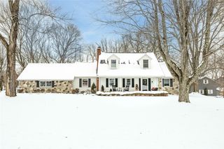 252 Leawood Dr, Neshannock Twp, PA 16105