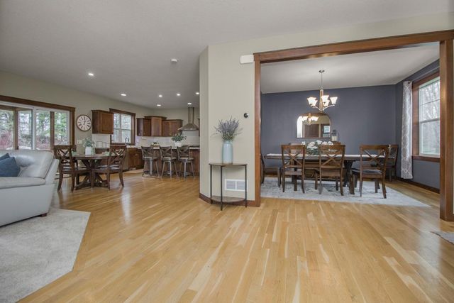 10495 Niblick Lane, Eden Prairie, MN 55347