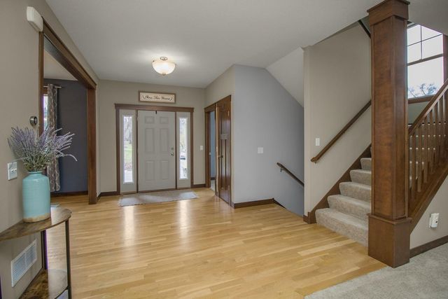 10495 Niblick Lane, Eden Prairie, MN 55347