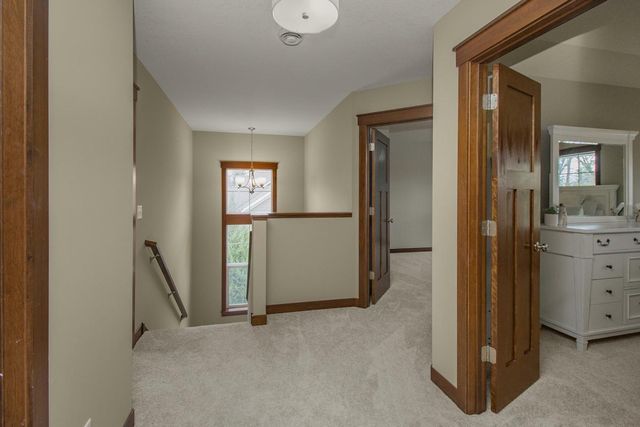 10495 Niblick Lane, Eden Prairie, MN 55347