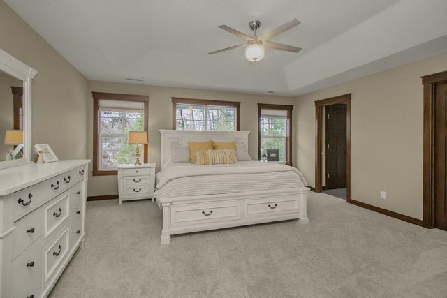 10495 Niblick Lane, Eden Prairie, MN 55347