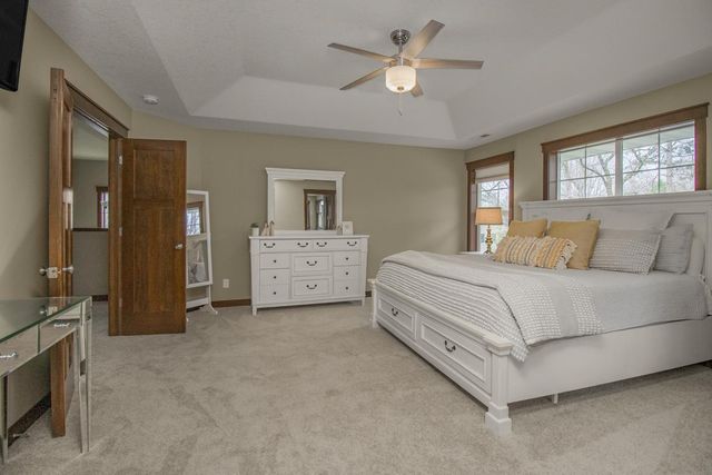 10495 Niblick Lane, Eden Prairie, MN 55347