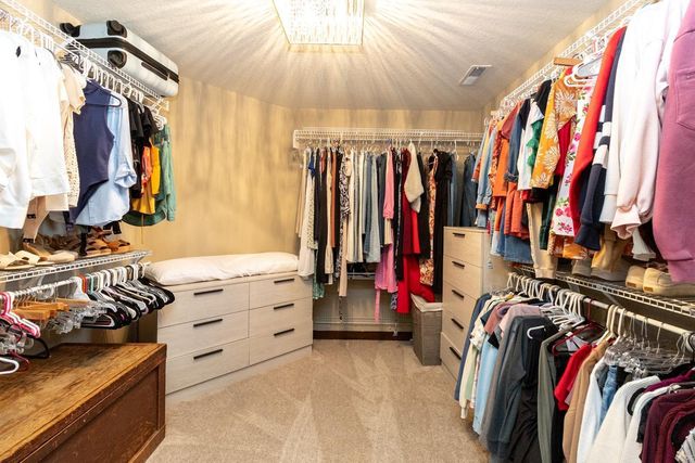 10495 Niblick Lane, Eden Prairie, MN 55347