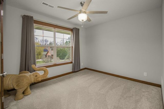 10495 Niblick Lane, Eden Prairie, MN 55347