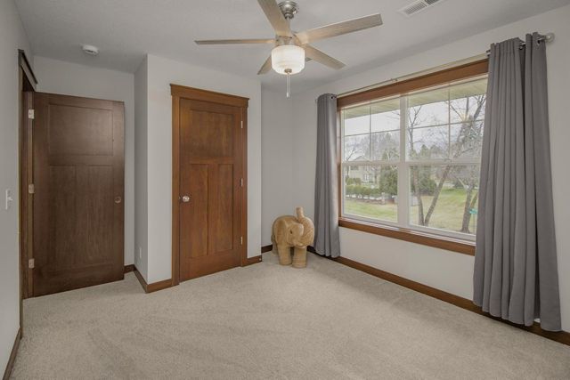 10495 Niblick Lane, Eden Prairie, MN 55347