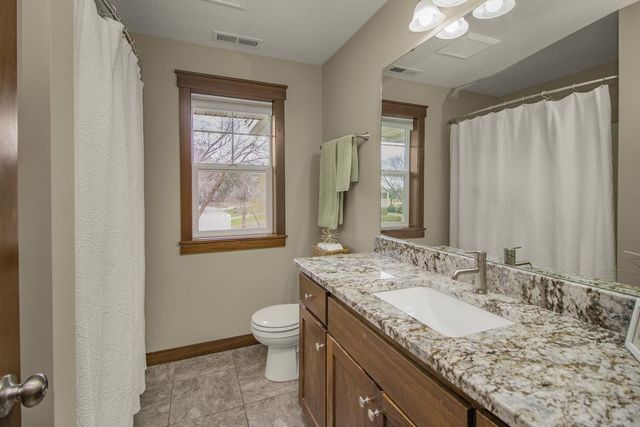 10495 Niblick Lane, Eden Prairie, MN 55347