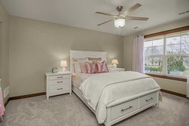 10495 Niblick Lane, Eden Prairie, MN 55347