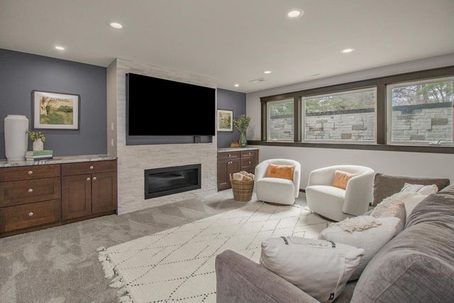 10495 Niblick Lane, Eden Prairie, MN 55347