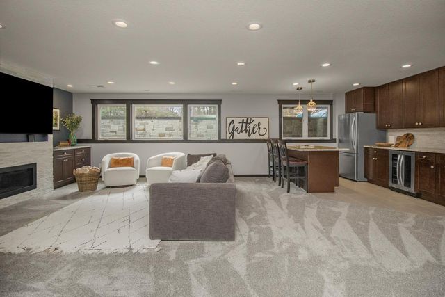 10495 Niblick Lane, Eden Prairie, MN 55347