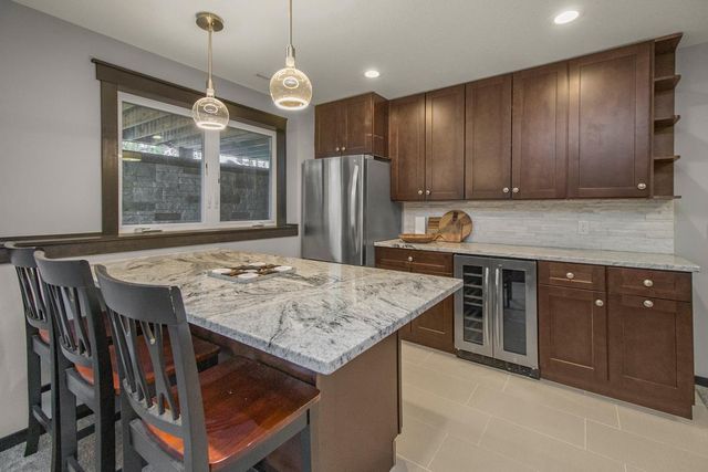 10495 Niblick Lane, Eden Prairie, MN 55347