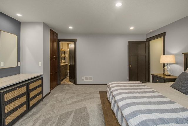 10495 Niblick Lane, Eden Prairie, MN 55347