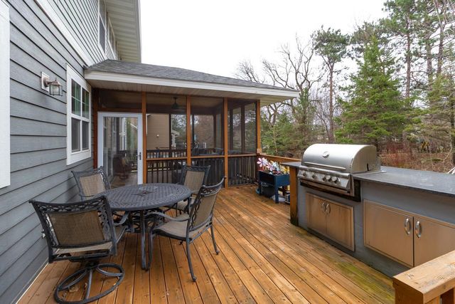 10495 Niblick Lane, Eden Prairie, MN 55347