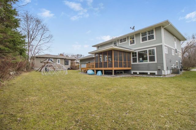 10495 Niblick Lane, Eden Prairie, MN 55347