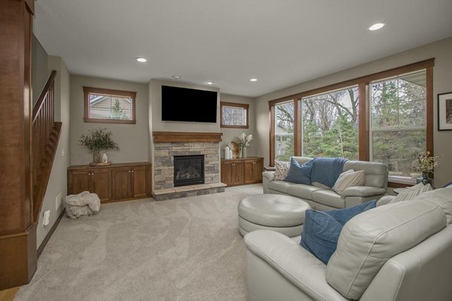 10495 Niblick Lane, Eden Prairie, MN 55347