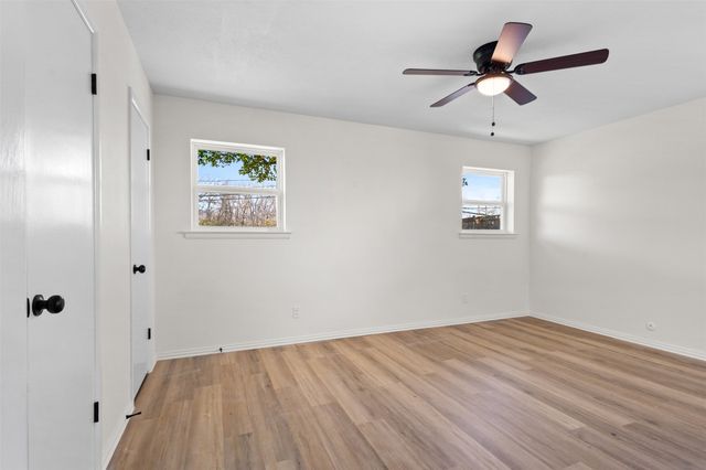 1905 Cimarron Trail, Hurst, TX 76054