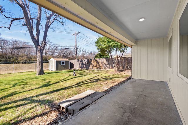 1905 Cimarron Trail, Hurst, TX 76054