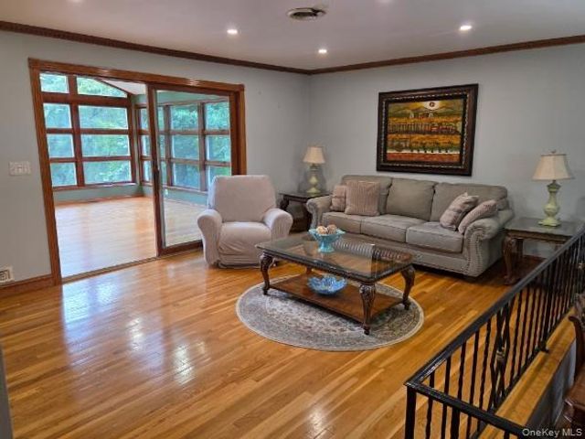 35 W Allison, Pearl River, NY 10965