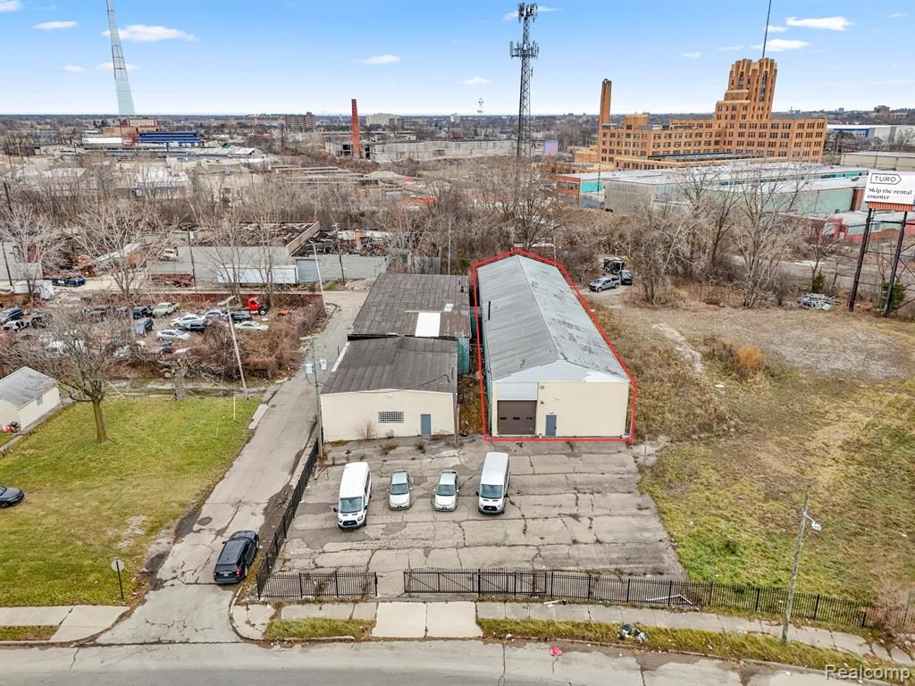 15331 Idaho Avenue, Detroit, MI 48238