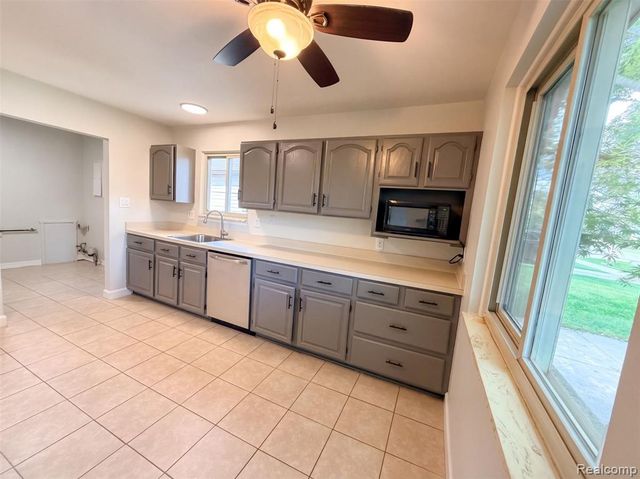 16108 Ziegler Street, Taylor, MI 48180