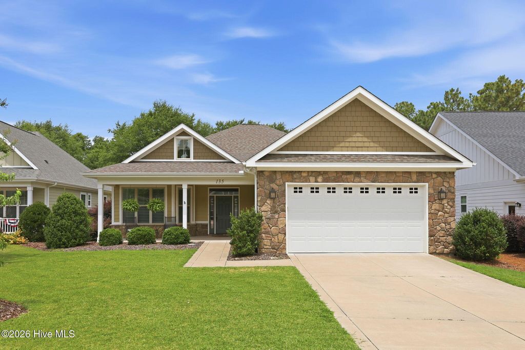 135 Heath Court, West End, NC 27376