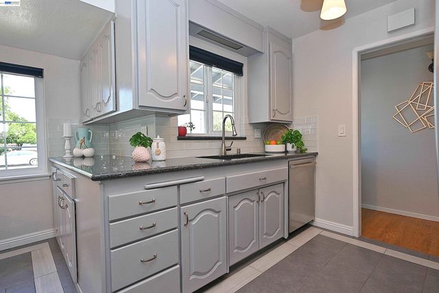 5332 Selma Ave, Fremont, CA 94536