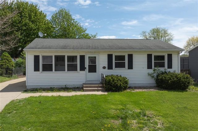 1625 South View Drive NW, Cedar Rapids, IA 52405