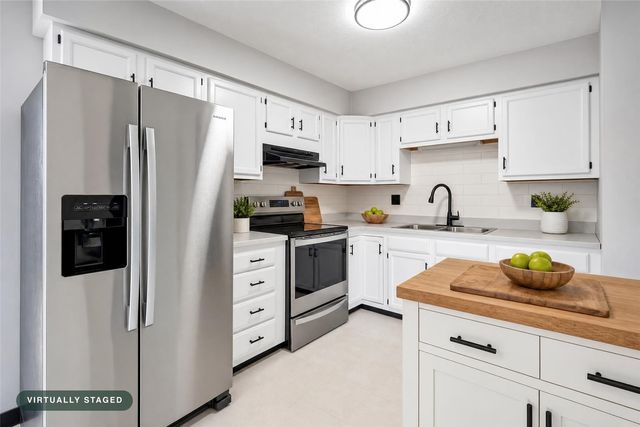 1625 South View Drive NW, Cedar Rapids, IA 52405