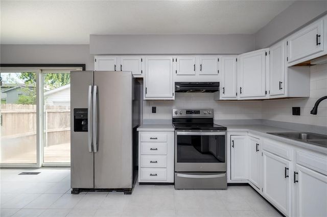 1625 South View Drive NW, Cedar Rapids, IA 52405
