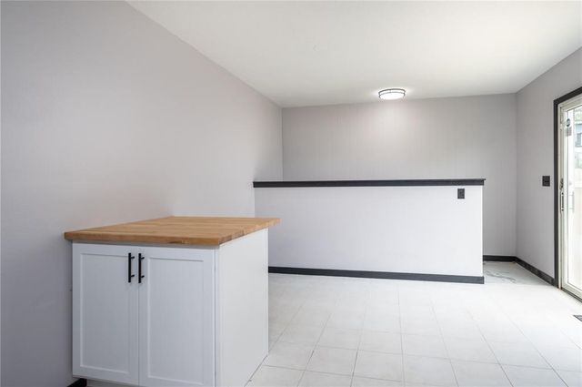 1625 South View Drive NW, Cedar Rapids, IA 52405