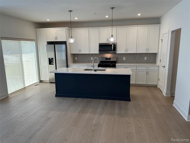 49495 Coldwater Ridge Drive, Northville, MI 48168