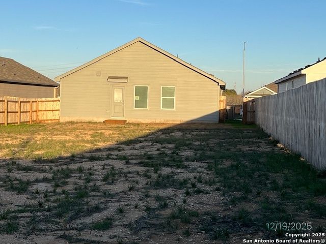 917 Riviera, Seguin, TX 78155
