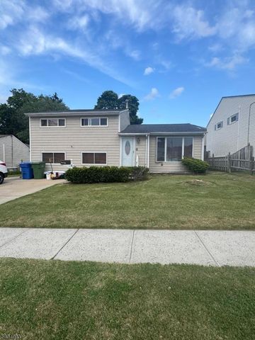 4 Dunlap Dr, Sayreville Boro, NJ 08859
