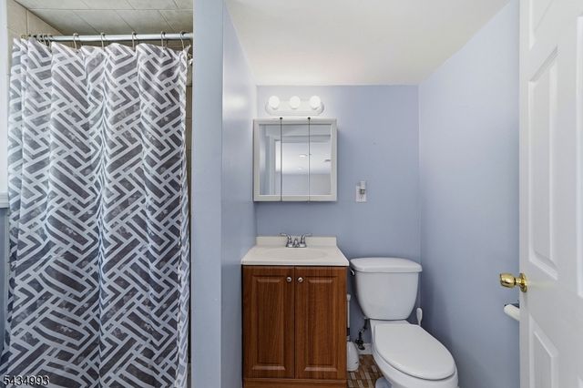 4 Dunlap Dr, Sayreville Boro, NJ 08859