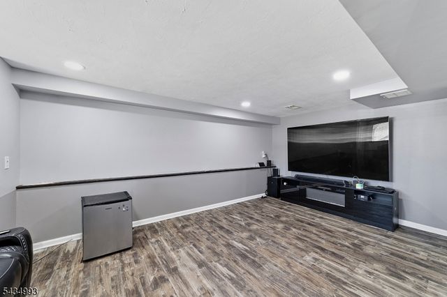 4 Dunlap Dr, Sayreville Boro, NJ 08859