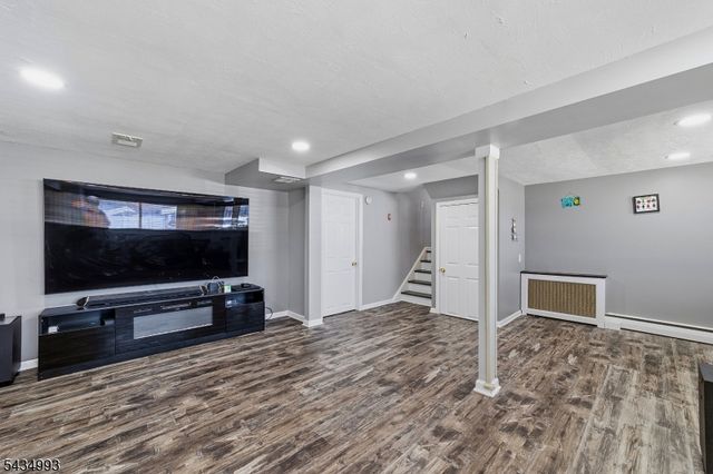 4 Dunlap Dr, Sayreville Boro, NJ 08859