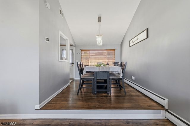 4 Dunlap Dr, Sayreville Boro, NJ 08859