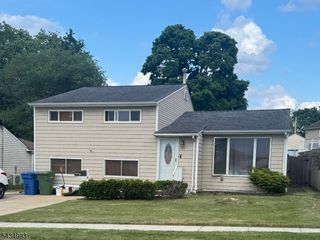 4 Dunlap Dr, Sayreville Boro, NJ 08859
