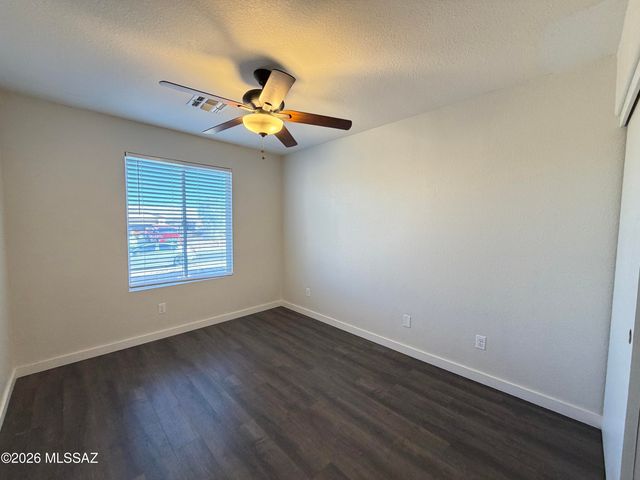 8747 N Golden Moon Way, Tucson, AZ 85743