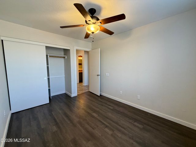 8747 N Golden Moon Way, Tucson, AZ 85743