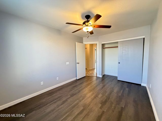 8747 N Golden Moon Way, Tucson, AZ 85743