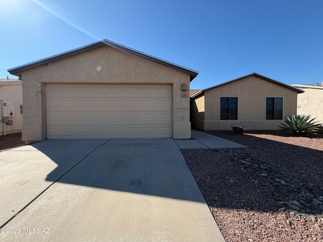 8747 N Golden Moon Way, Tucson, AZ 85743