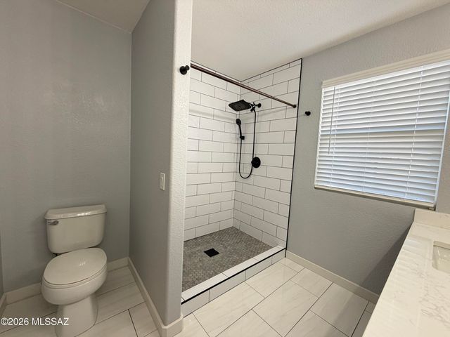 8747 N Golden Moon Way, Tucson, AZ 85743