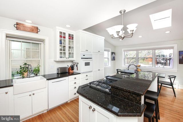 20 HILLSIDE RD, Wayne, PA 19087