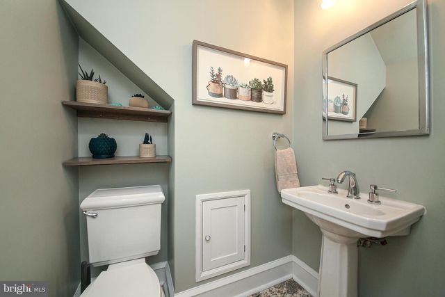 20 HILLSIDE RD, Wayne, PA 19087