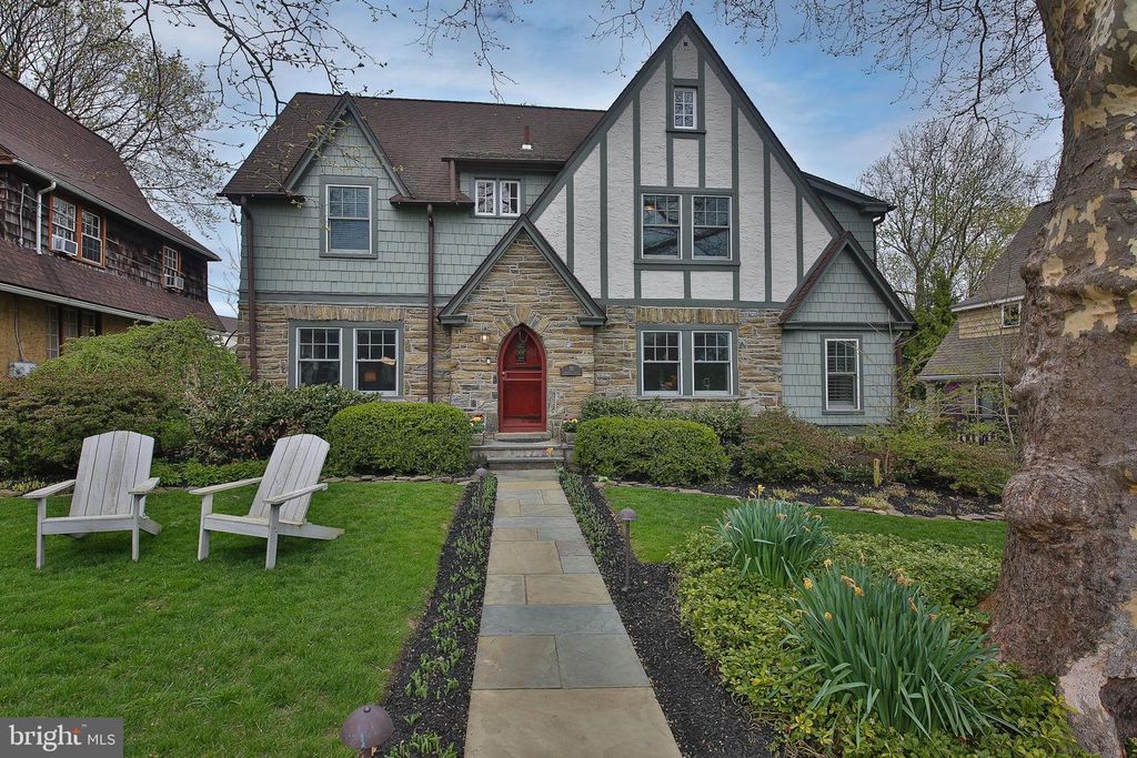 20 HILLSIDE RD, Wayne, PA 19087